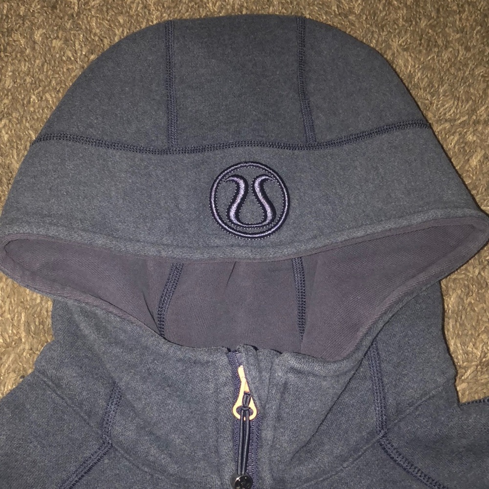 Lululemon sweatshirt jacket in excellent condition